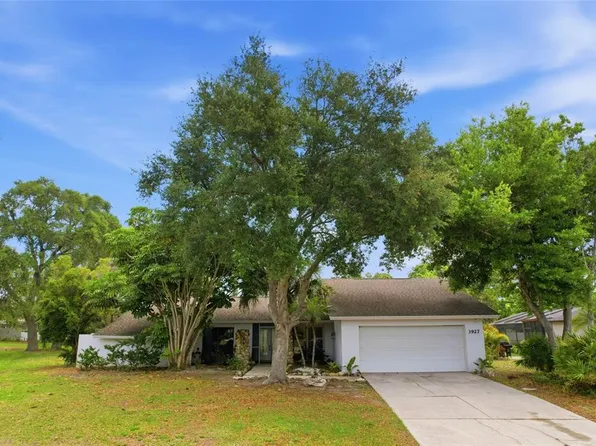 3927 Country View Ln, Sarasota, FL 34233