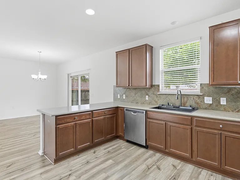 11200 Drumellan St — Photo 12