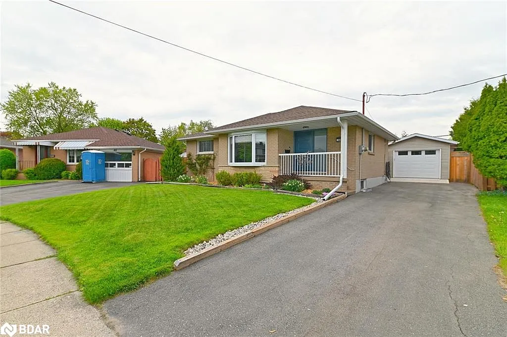44 Moultrey Cres photo 1