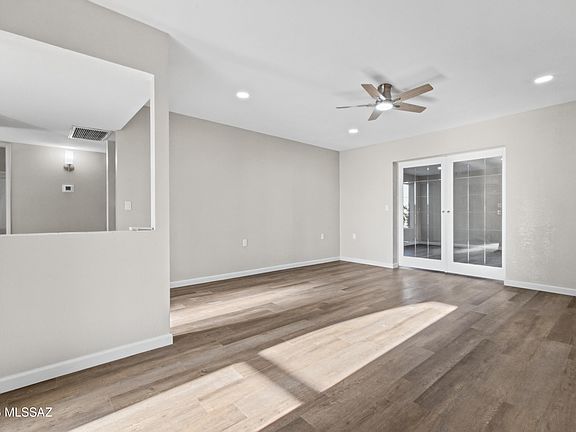 5th image of 2095 S San Ray
