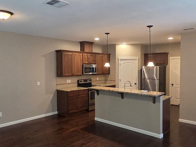 2710 NE 130th Ct — Photo 4