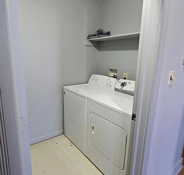 204 N Walnut St #B — Photo 13