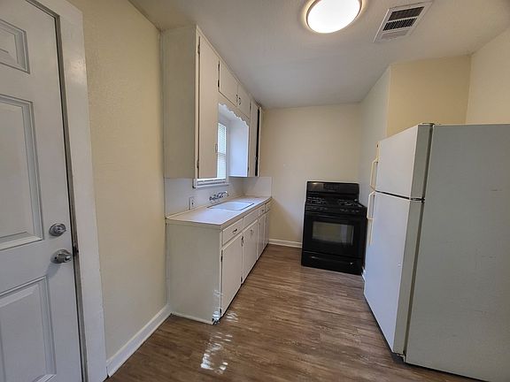 2nd image of 505 W Hallmark Ave
