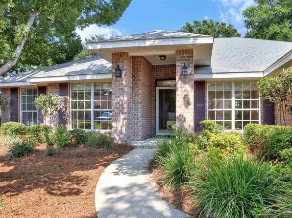 6922 Kapok Dr, Milton, FL 32583