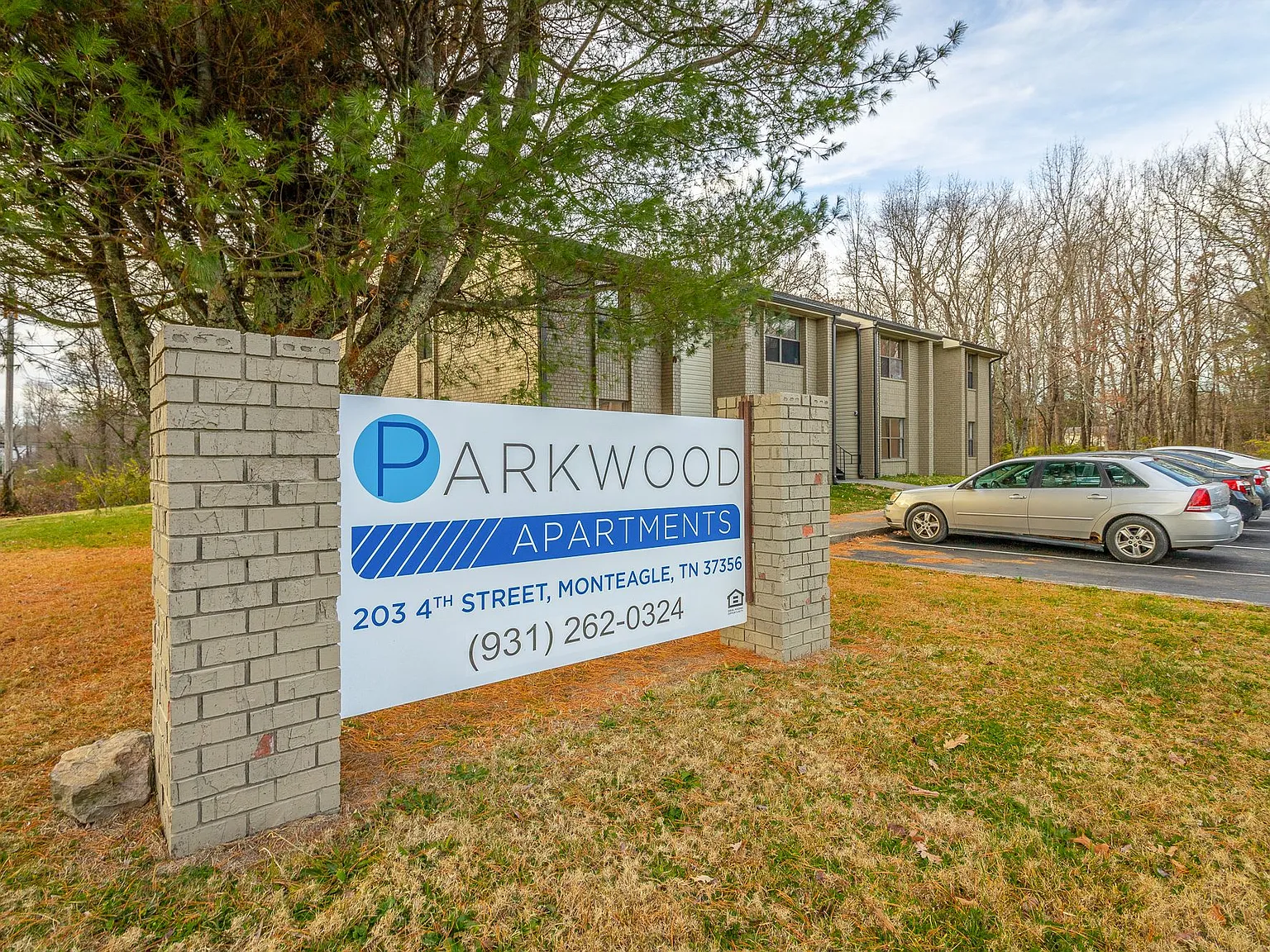 Parkwood Apartments — Photo 1