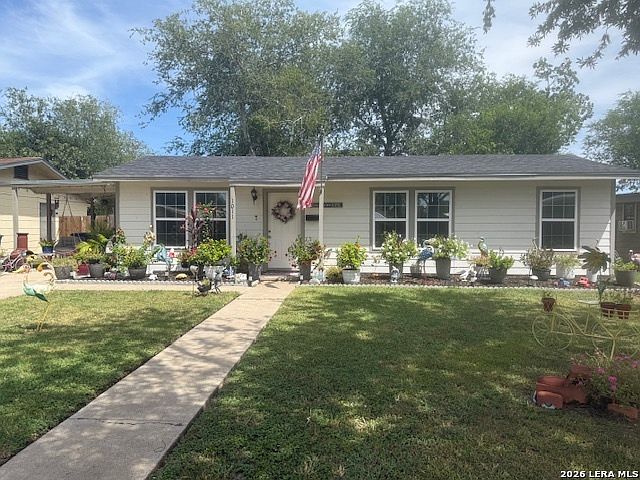 1st image of 1011 E Hutchinson