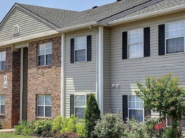 Ridgetop Apartments — Photo 8