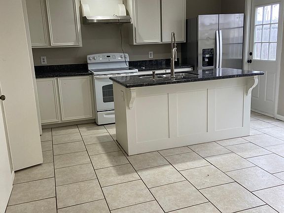 4th image of 3815 Heatherwood Dr