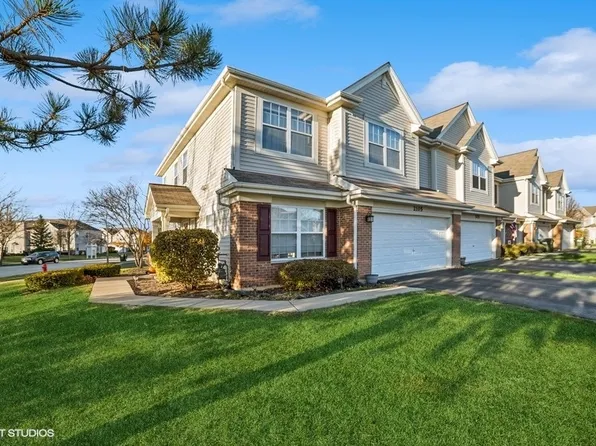 2105 Pembridge Dr, Lake In The Hills, IL 60156