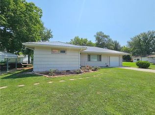 120 N Walnut St, Garnett, KS 66032
