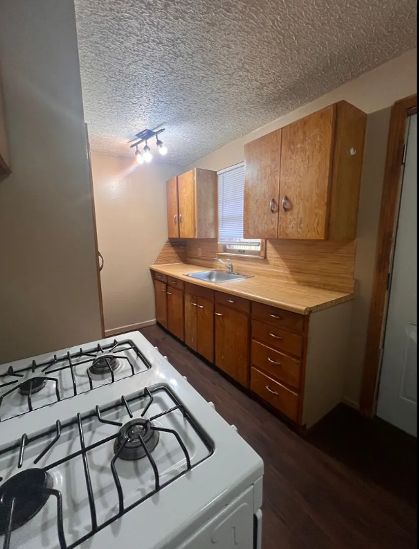 Emporia Apartments — Photo 4