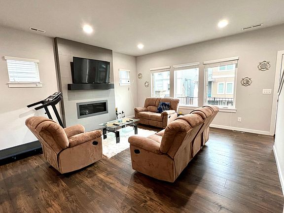 Living Area. All furniture included