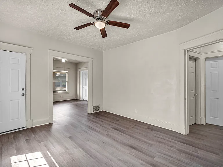 10515 Greenlawn Ave #1 — Photo 7