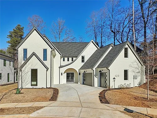 120 Thome Dr Photo 1