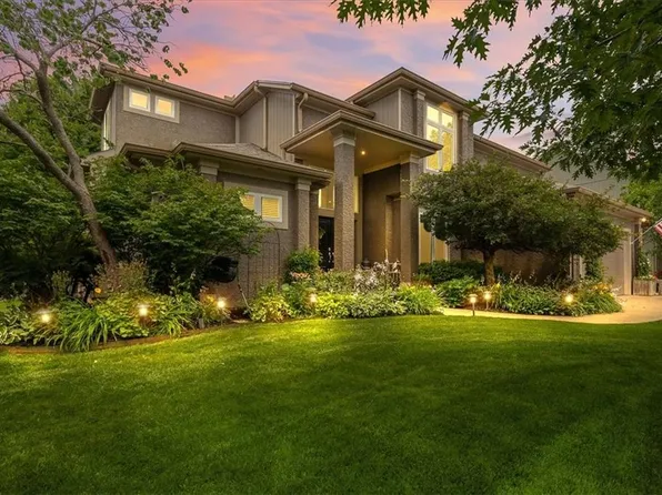 5814 Aminda St, Shawnee, KS 66226