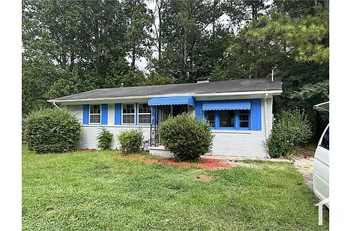 685 Bolton Rd NW Photo 1
