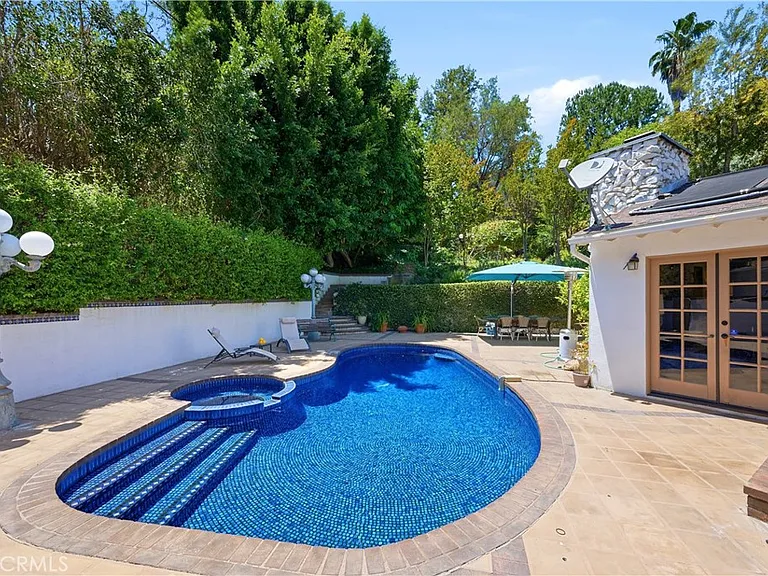 18000 Karen Dr — Photo 51