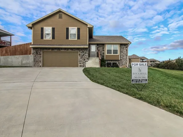 712 Loma Ridge Cir, Manhattan, KS 66503