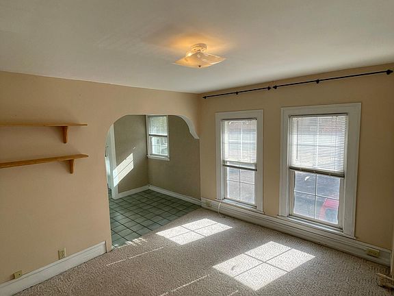 5th image of 607 E University Ave #4