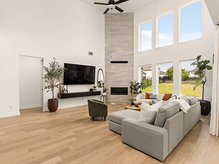 2132 Cavara Cv — Photo 9