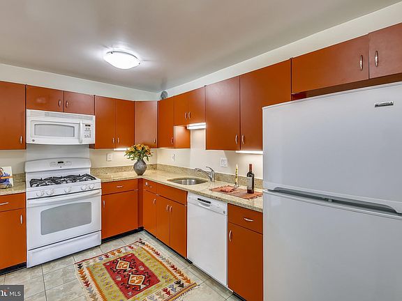 3rd image of 4620 N Park Ave APT 505W