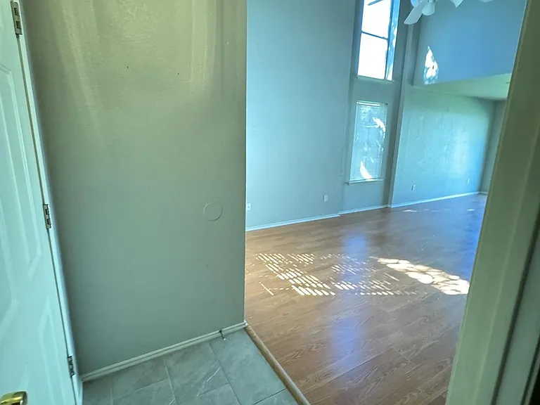 8901 Vigen Cir — Photo 2