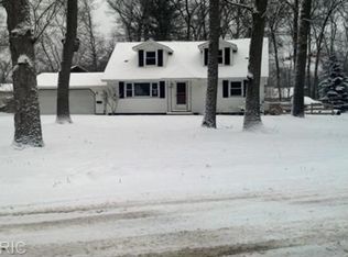 1212 Robin Rd, Muskegon, MI 49445