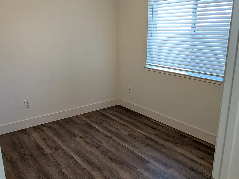 3143 Stern Way — Photo 10