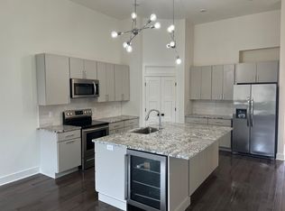 108 Oakwood Ct, Raymore, MO 64083