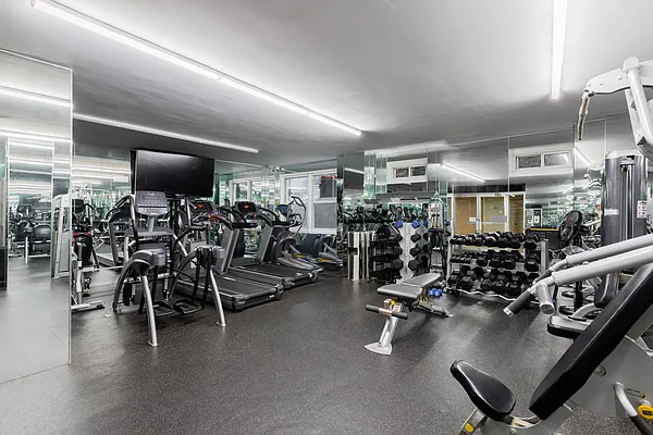 Rented by Bond New York | media 93