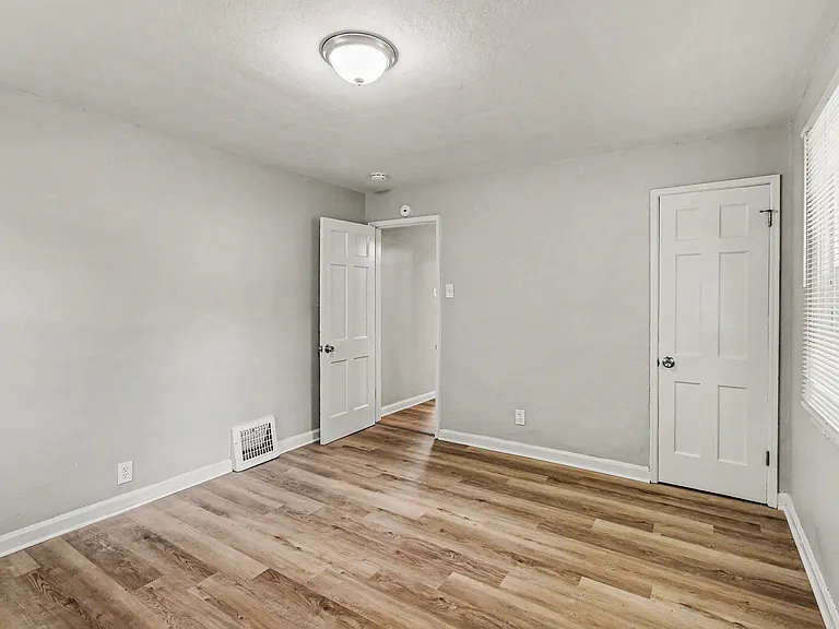 5613 Statler Ave — Photo 10