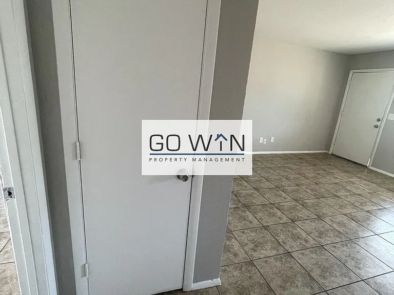 1050 N July Cir — Photo 8