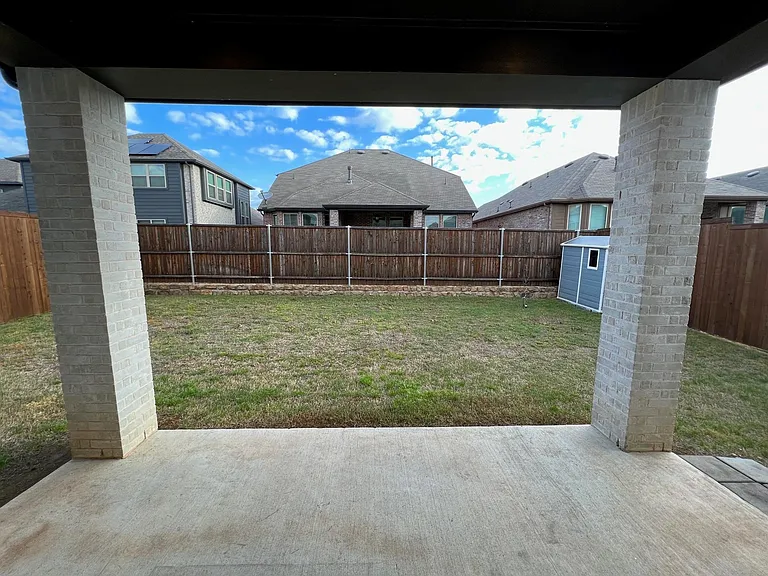 1317 Thrasher Dr — Photo 35
