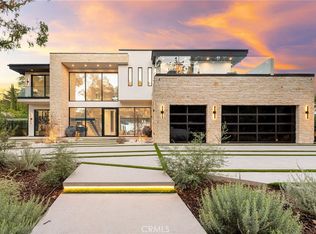 4254 Hayvenhurst Ave, Encino, CA 91436