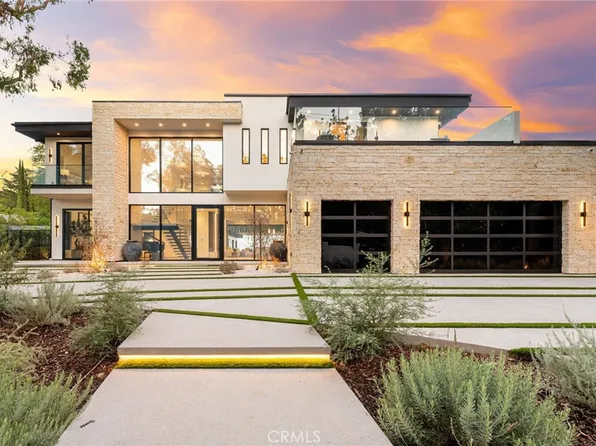4254 Hayvenhurst Ave, Encino, CA 91436