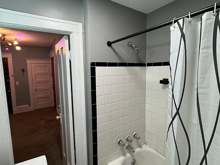 1338 Washtenaw Ave — Photo 11