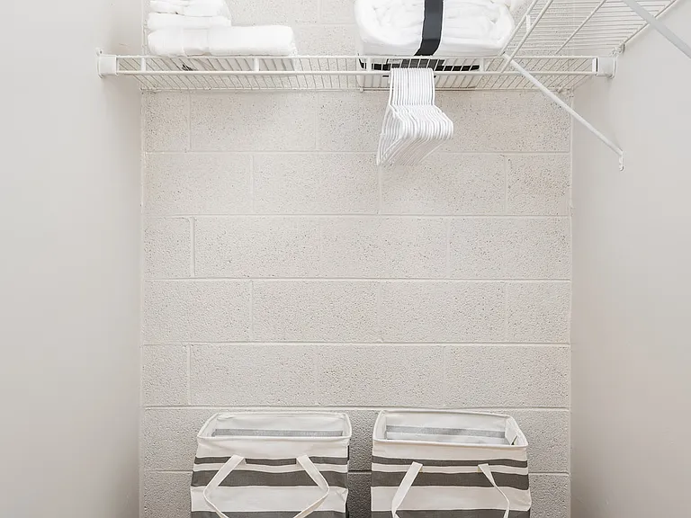 One Bedroom Across From Walking & Biking Trails in Fisher Park - Water & Parking Included — Photo 8