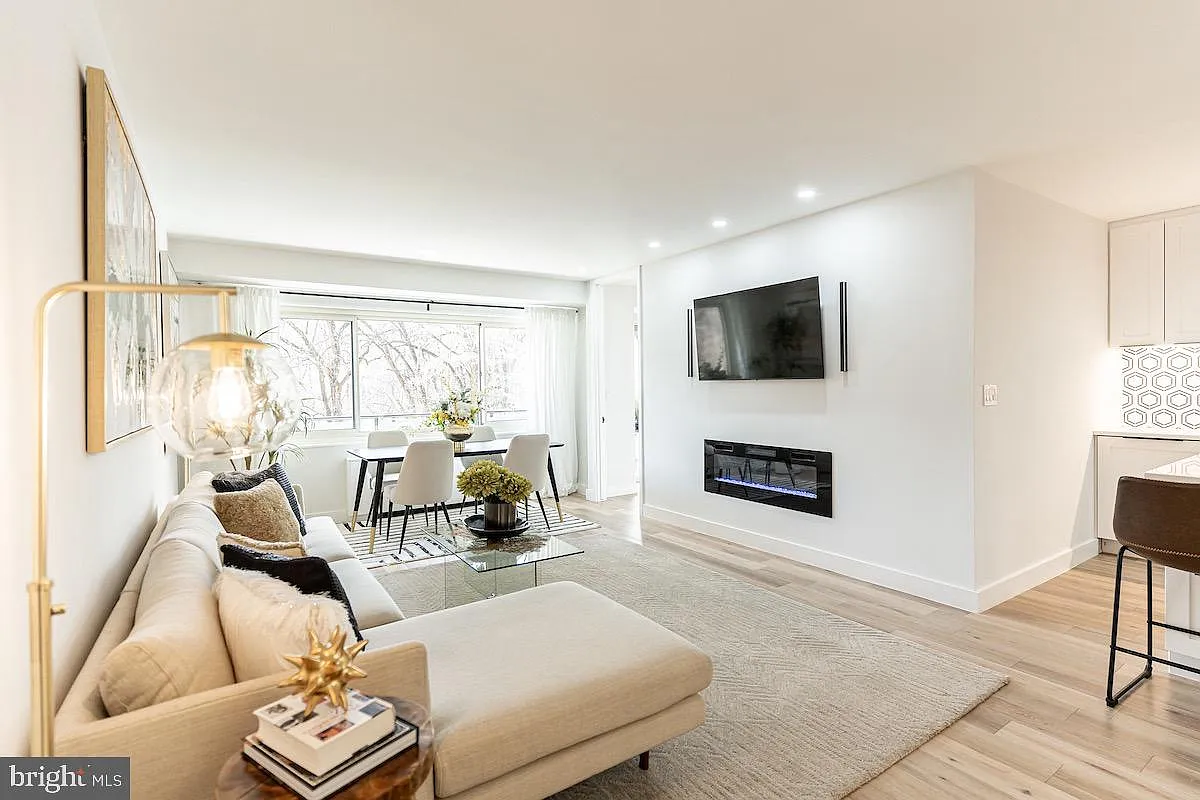 2 bed, 1.0 bath, 900 sqft, $3,800 — Photo 4