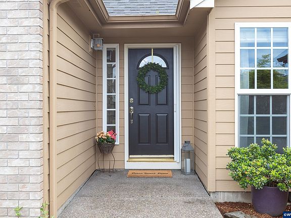 5th image of 1166 Keystone Loop NE