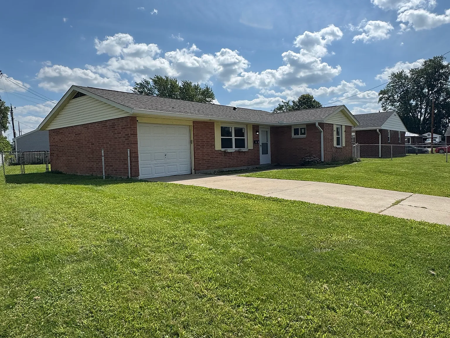 3 bed, 980 sqft, $1,500 — Photo 2