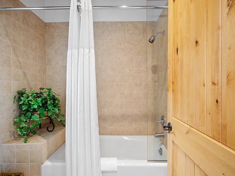 4B Lodge Cir #4B — Photo 24