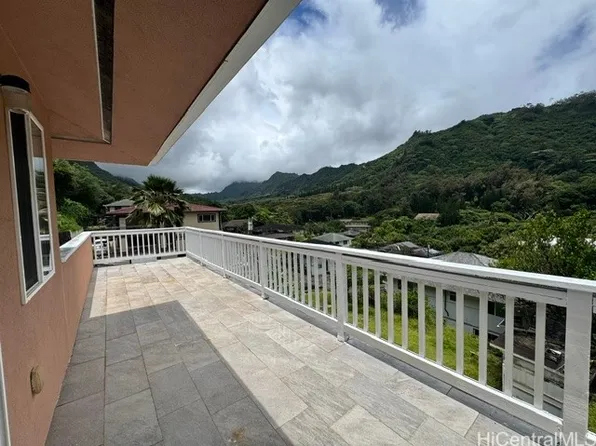 1939 Iwaho Pl, Honolulu, HI 96819