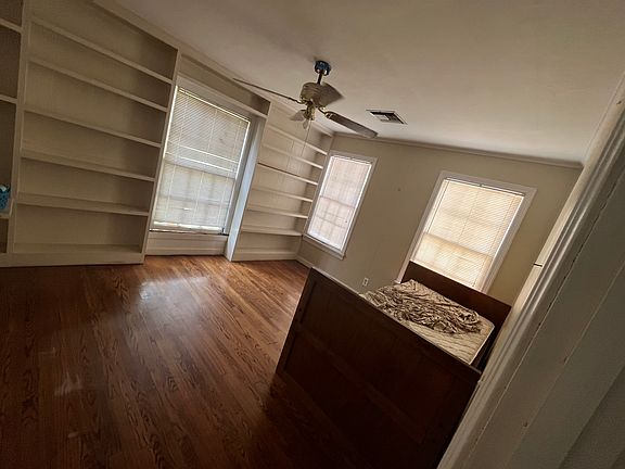 5th image of 115 E Ratcliff St