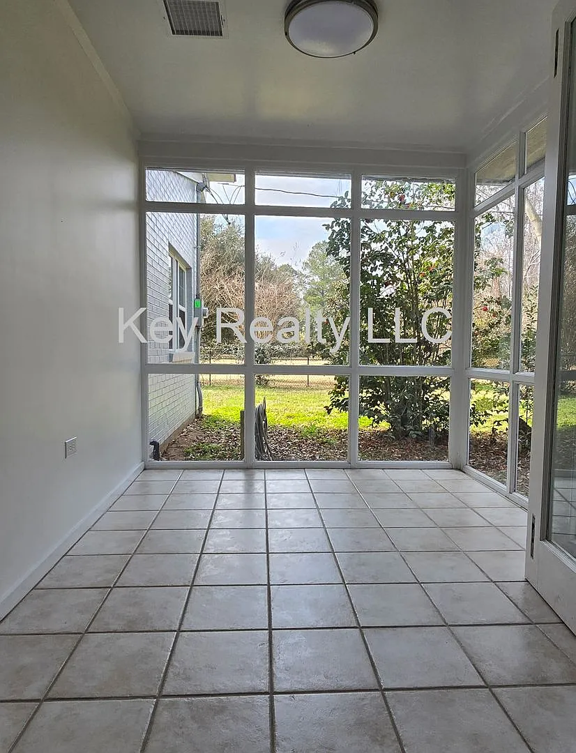 2608 Horseshoe Drive - Alexandria — Photo 4