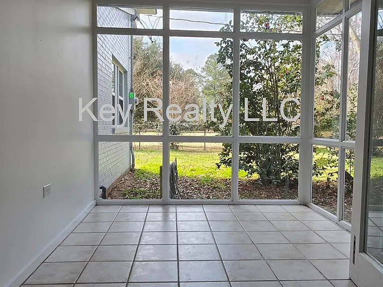 2608 Horseshoe Dr — Photo 4