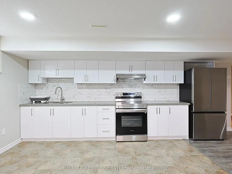 49 Woodhatch Cres #BASEMENT — Photo 6