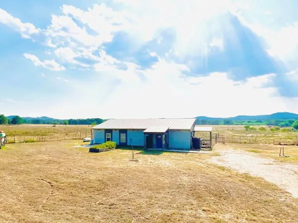 143 Tremper Trl, Center Pt, TX 78010