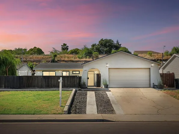 1699 W J St, Oakdale, CA 95361