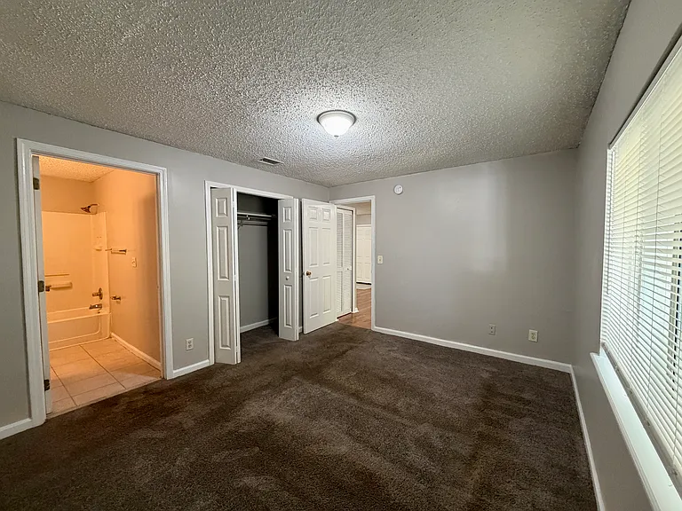 Cedar Creek Apartments — Photo 17