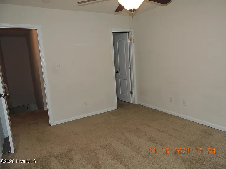 421 Falls Cv — Photo 16